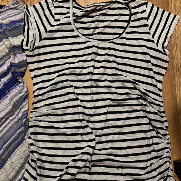 Bundle of maternity shirts - Picture 4 of 7